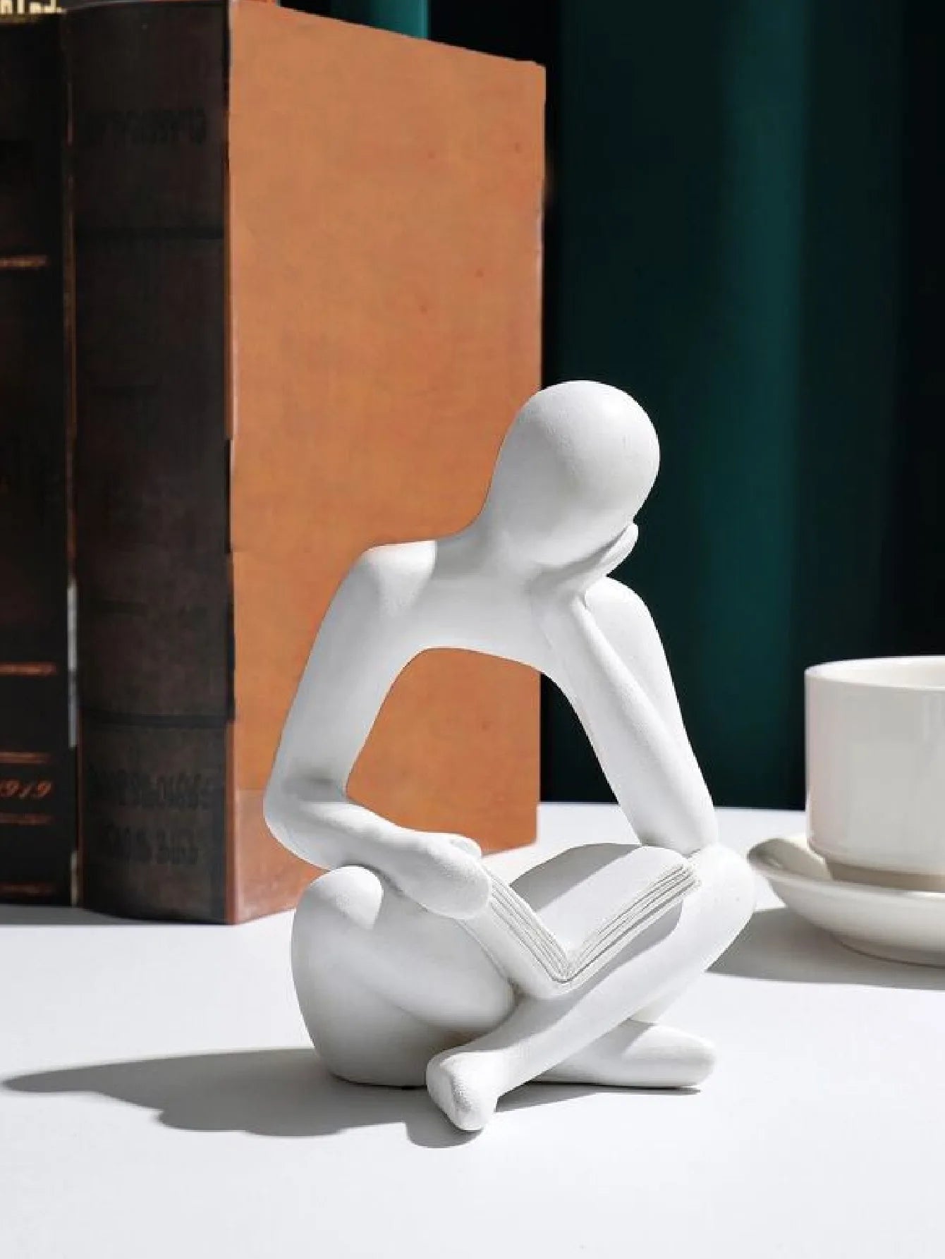 Modern Simple Abstract Art Designer Decoration Creative Bookshelf Bookend Home Living Room Wine Cabinet Decoration
